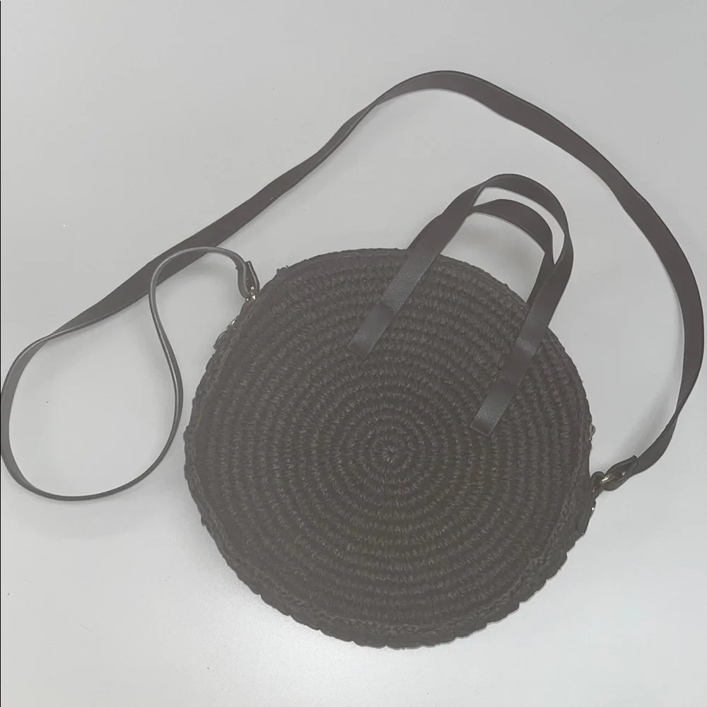 H&M Black Circular Crossbody Bag / with handles